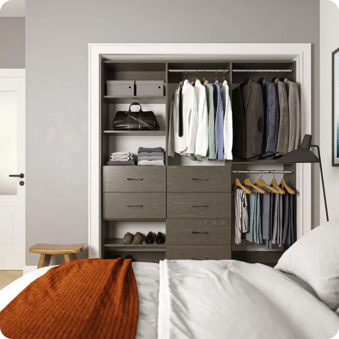 Built-in storage with shelves and closed cabinets