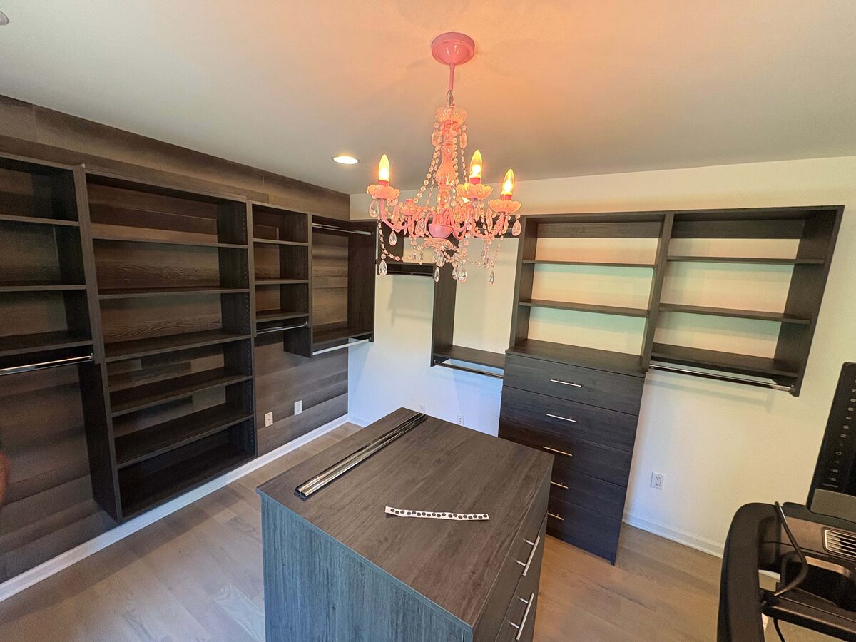 Dark finish walk-in with center island